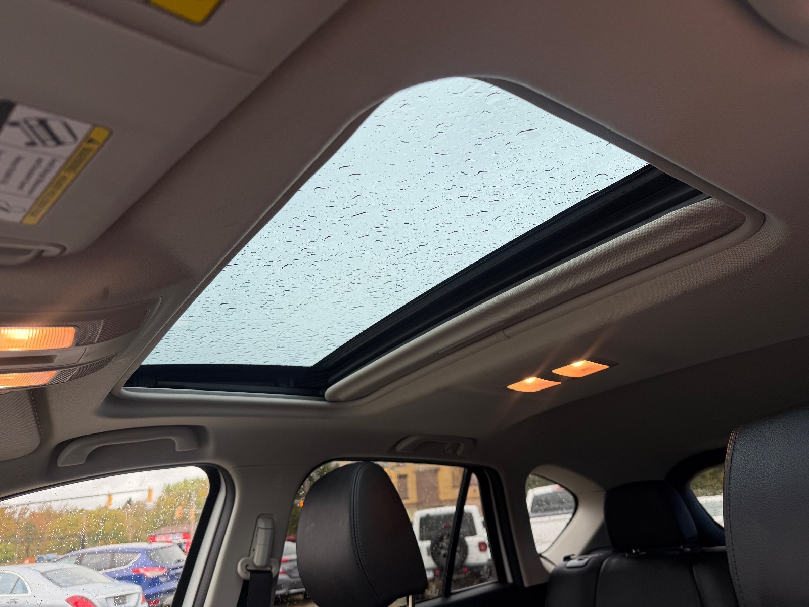 Vehicle photo 13