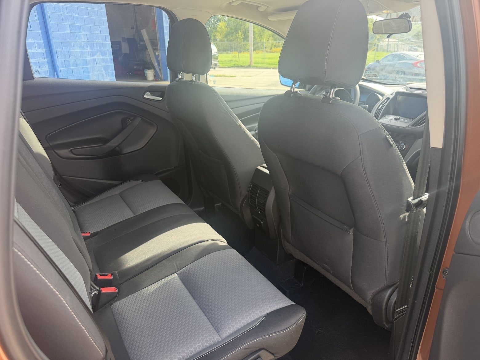 Vehicle photo 13