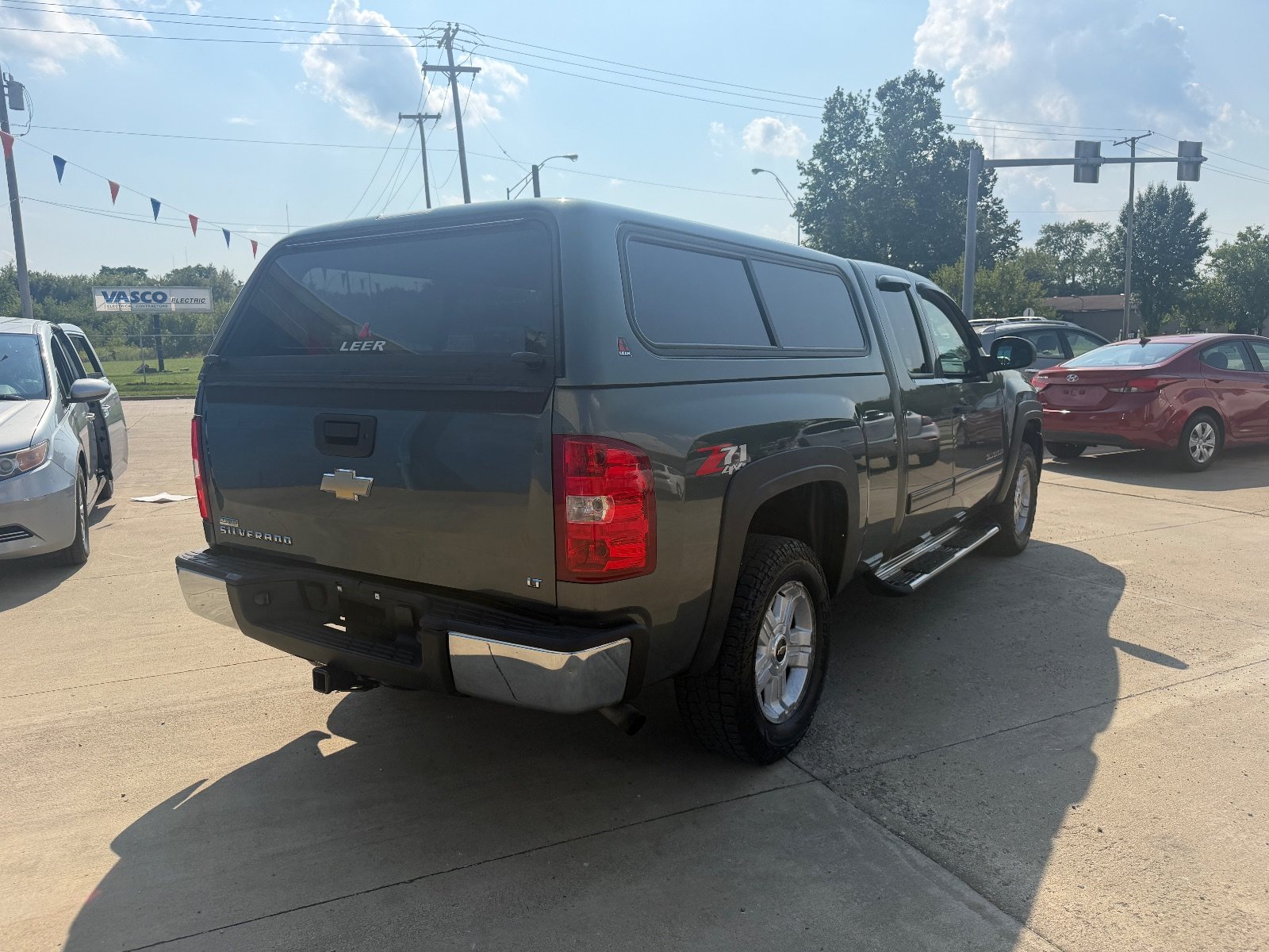 Vehicle photo 6