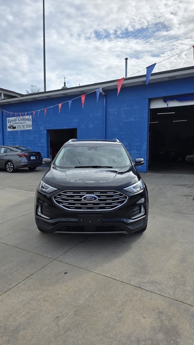 Vehicle photo 2