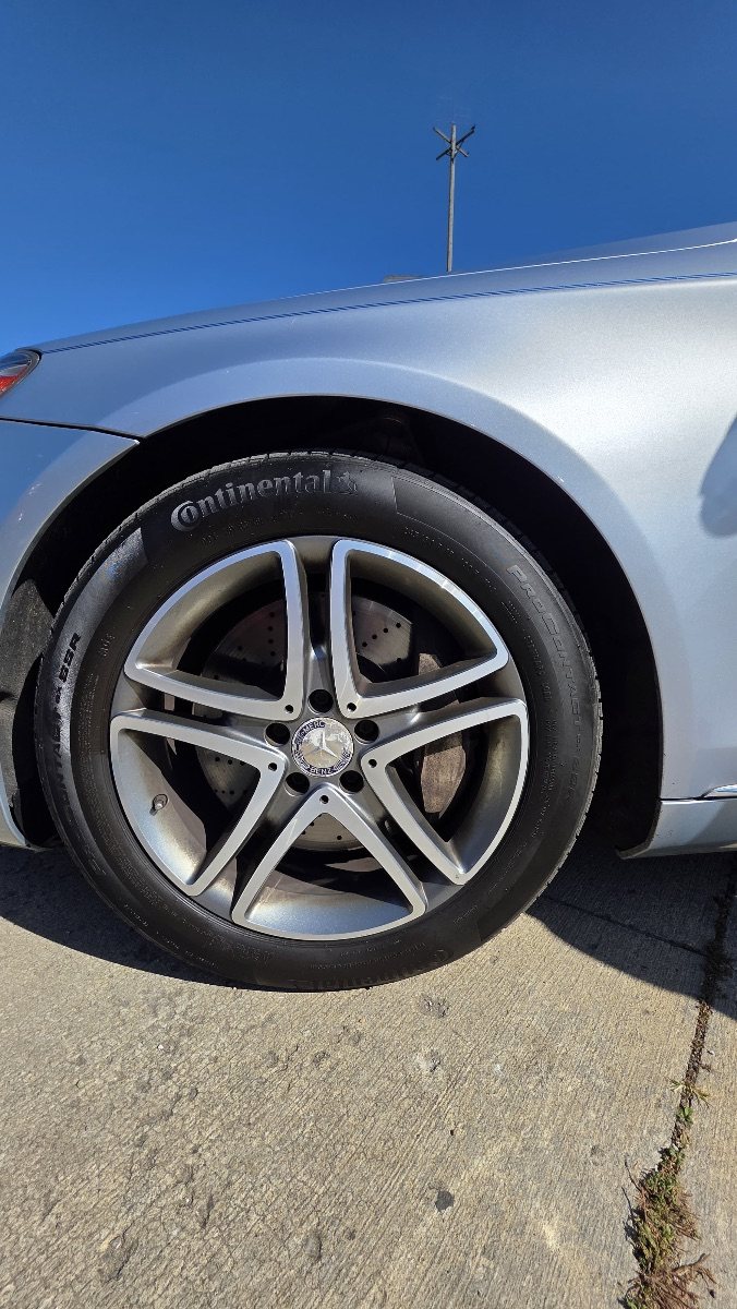 Vehicle photo 13
