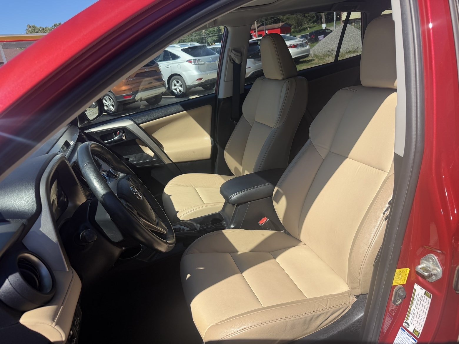 Vehicle photo 8