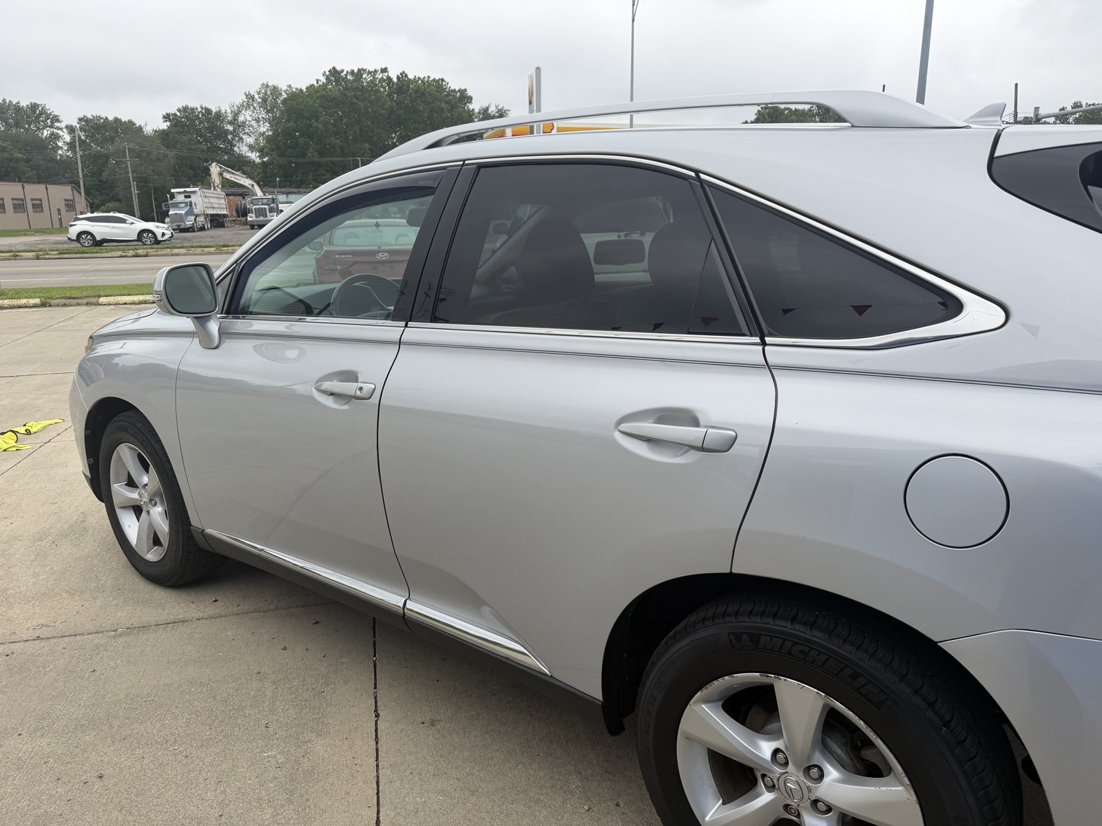 Vehicle photo 5