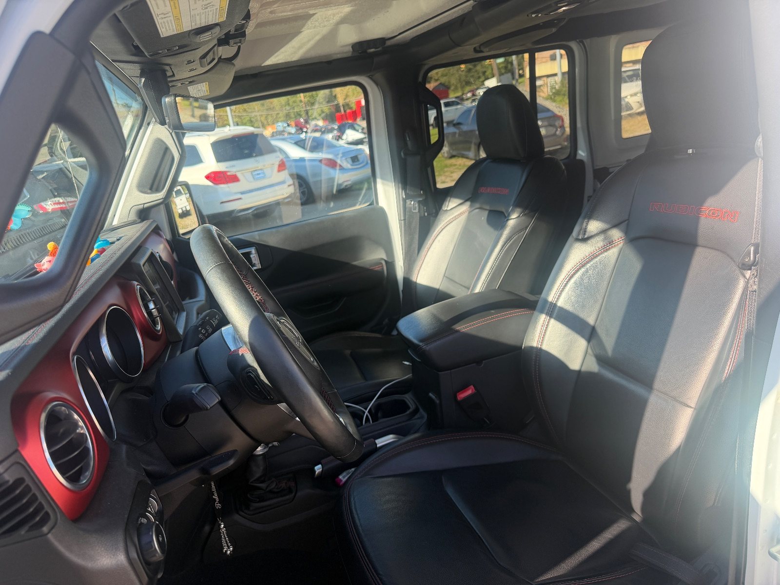 Vehicle photo 9