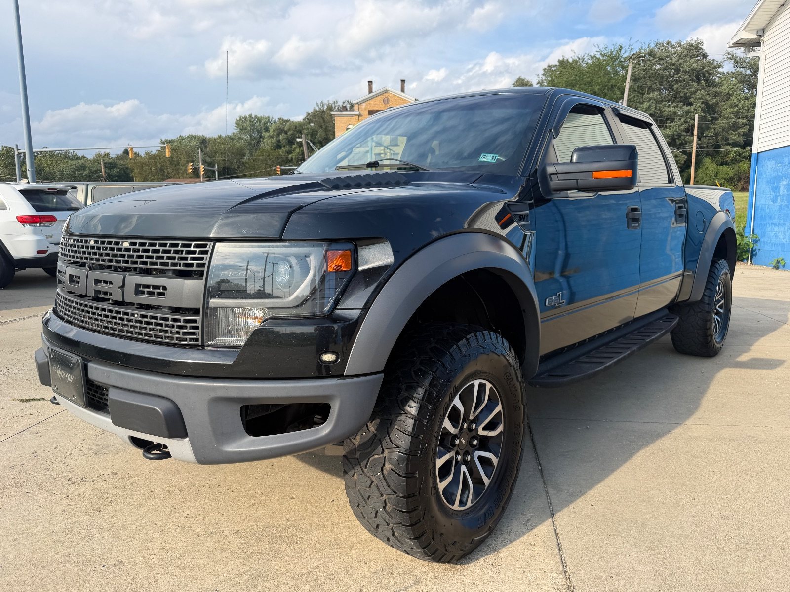 Vehicle photo 4