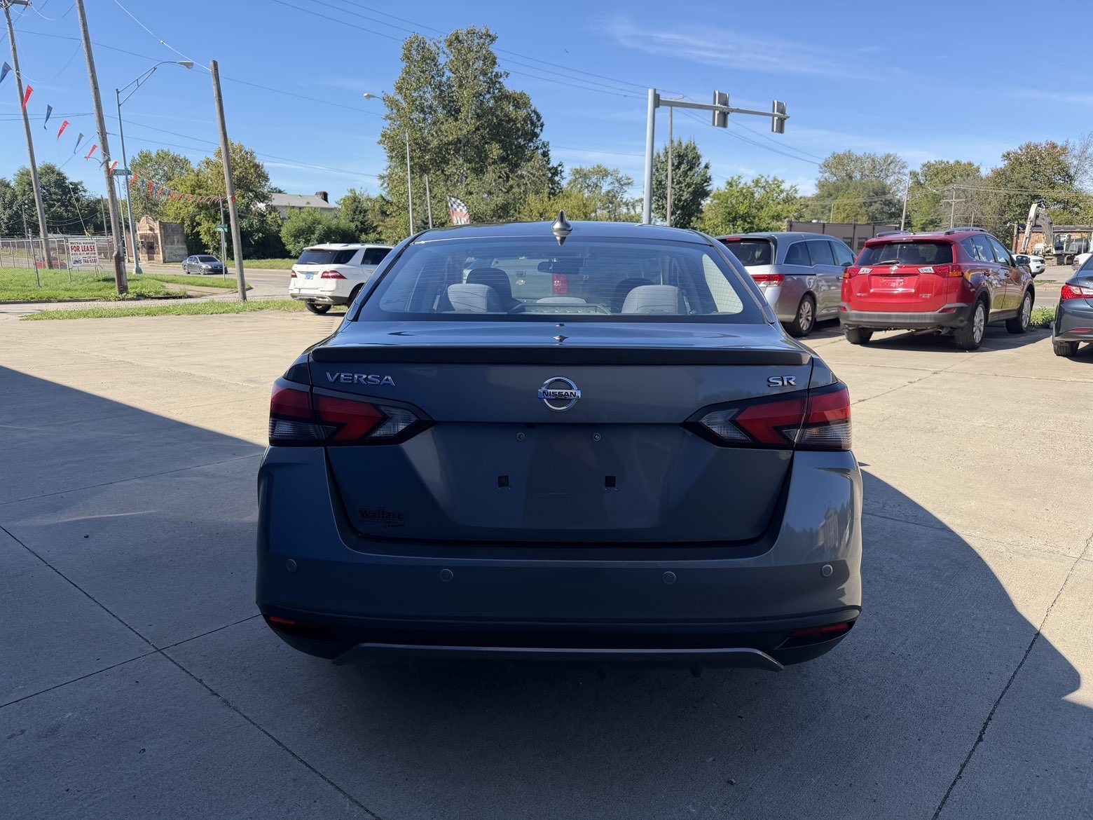 Vehicle photo 6