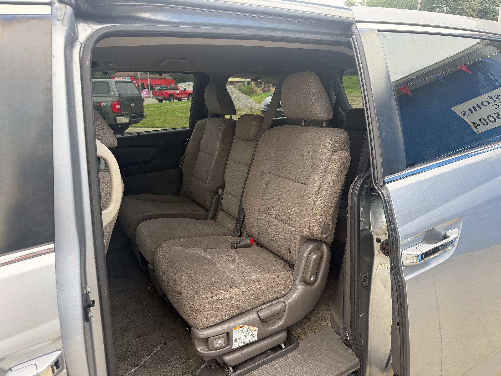 Vehicle photo 10