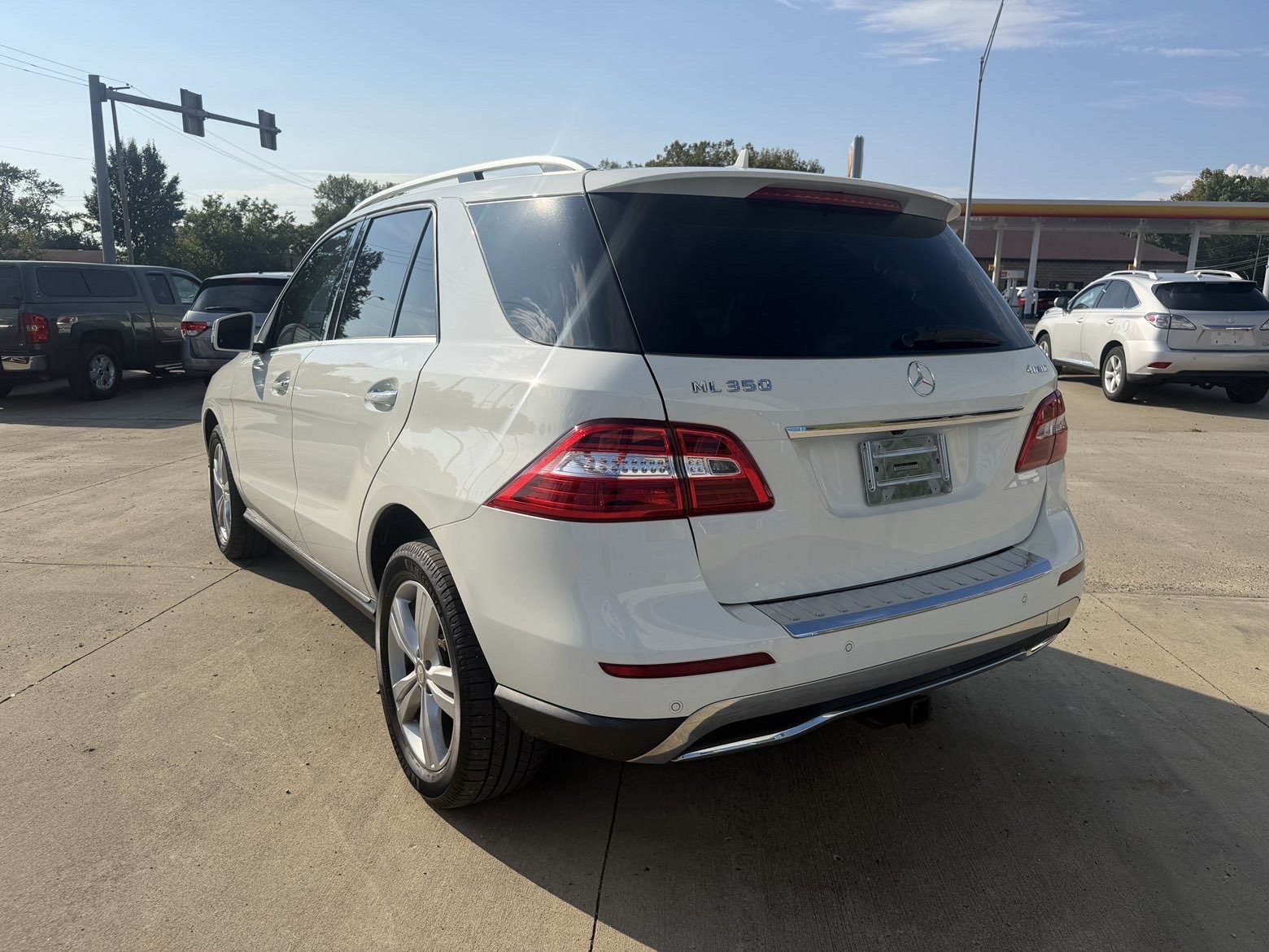 Vehicle photo 5