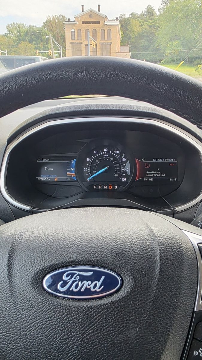 Vehicle photo 10