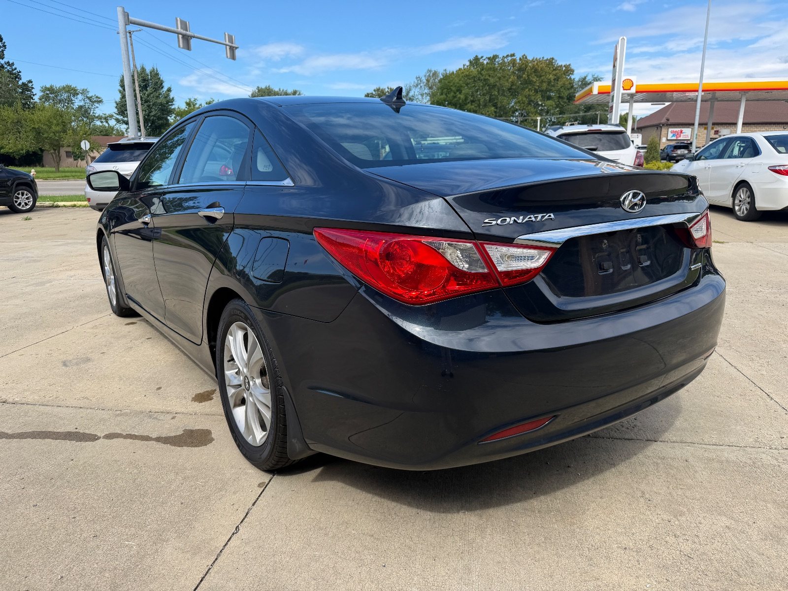 Vehicle photo 4