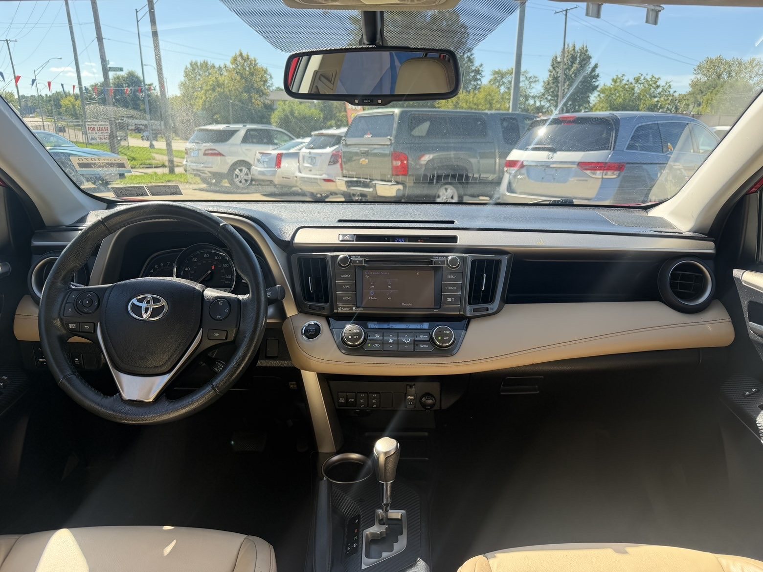 Vehicle photo 9