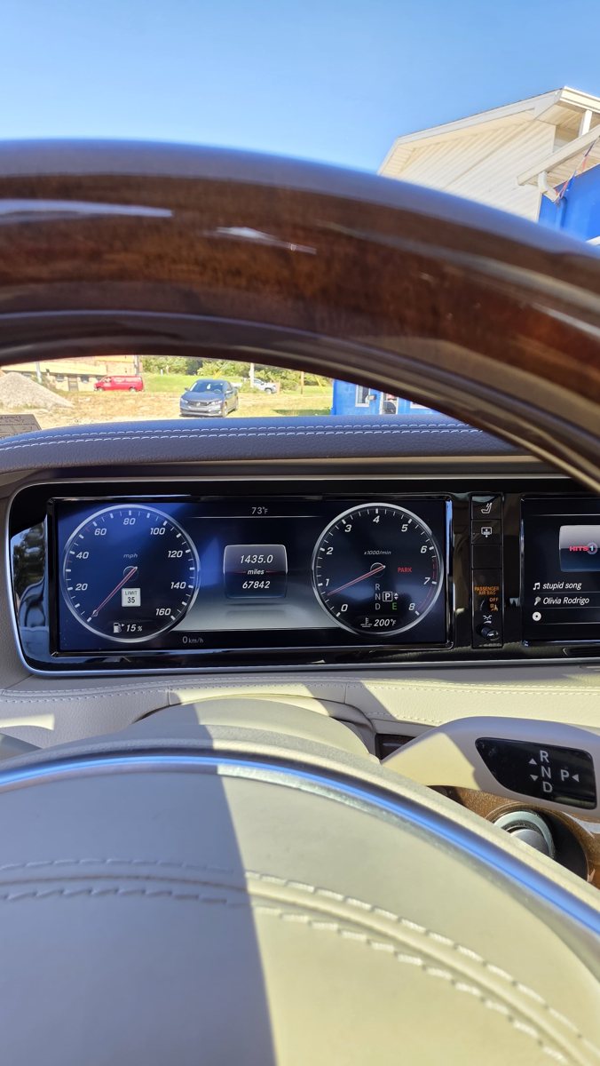 Vehicle photo 9