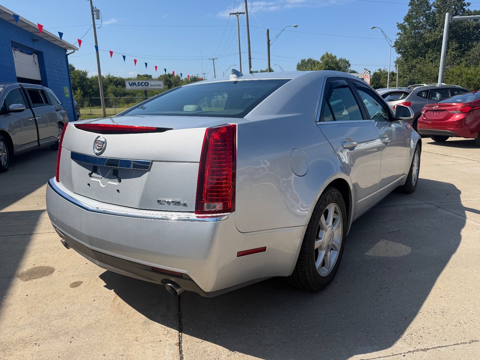 Vehicle photo 6