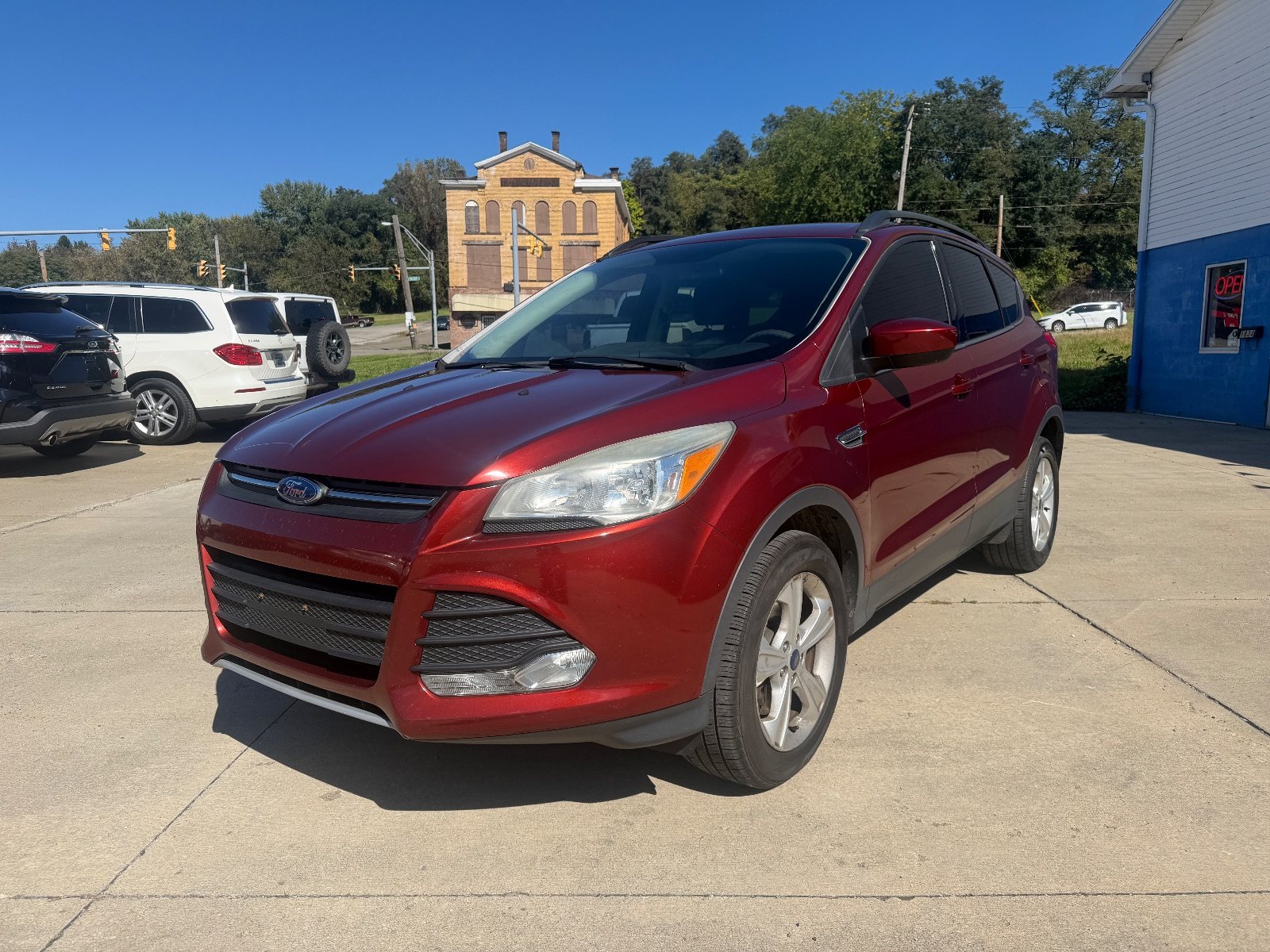 Vehicle photo 3