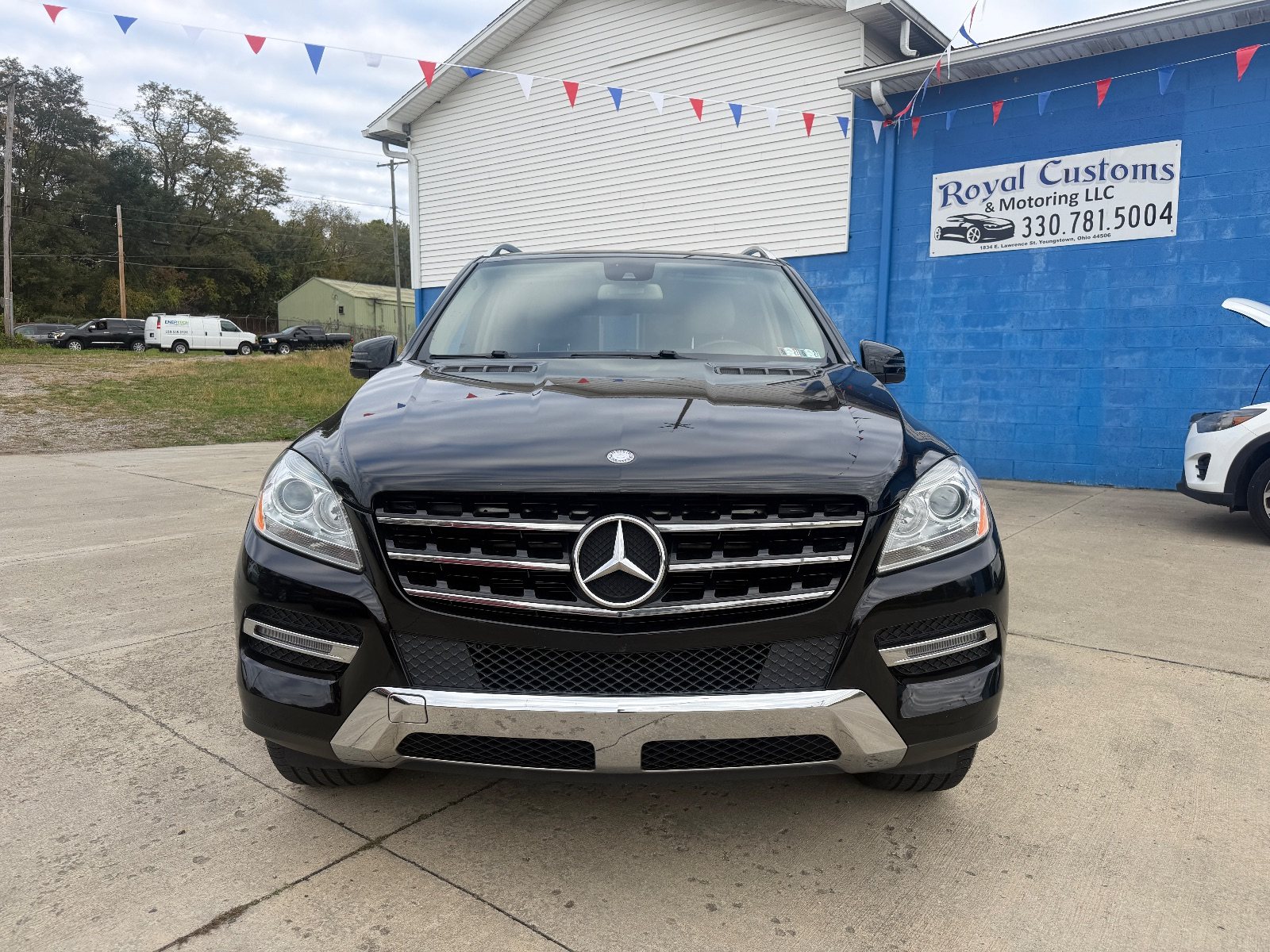 Vehicle photo 2