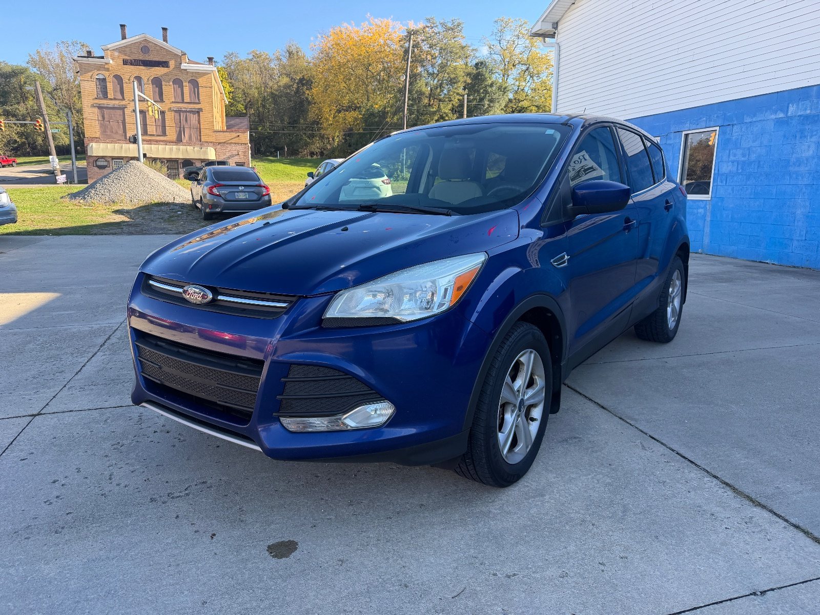 Vehicle photo 3