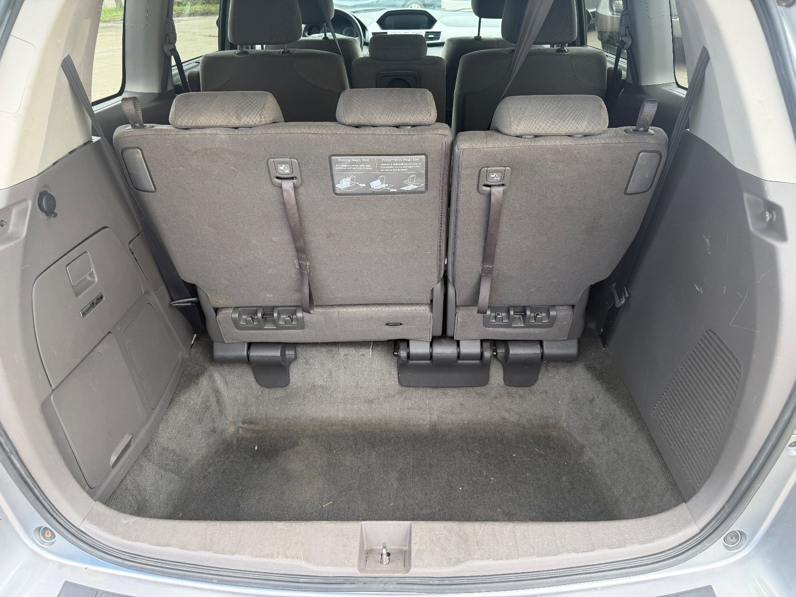 Vehicle photo 12