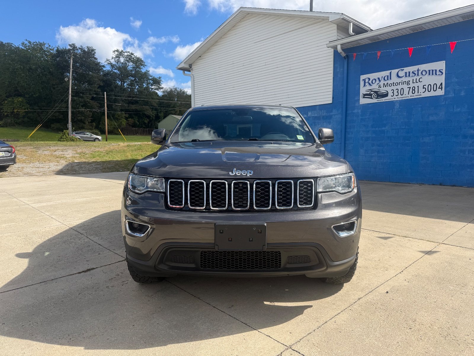 Vehicle photo 2