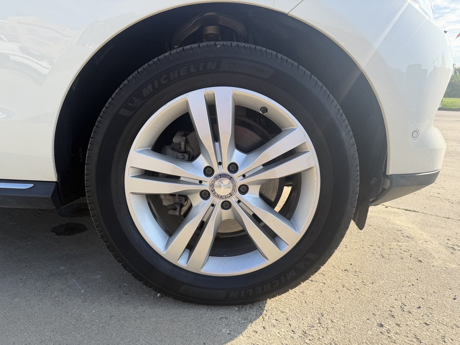 Vehicle photo 17