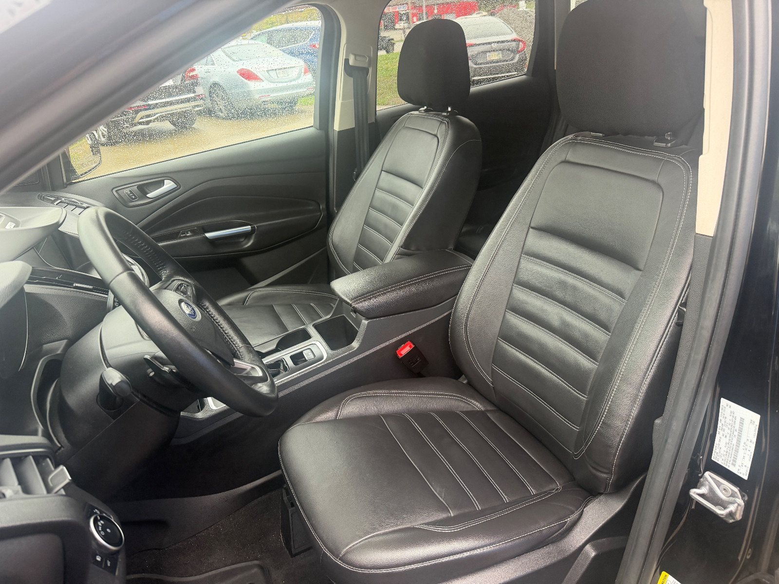 Vehicle photo 7
