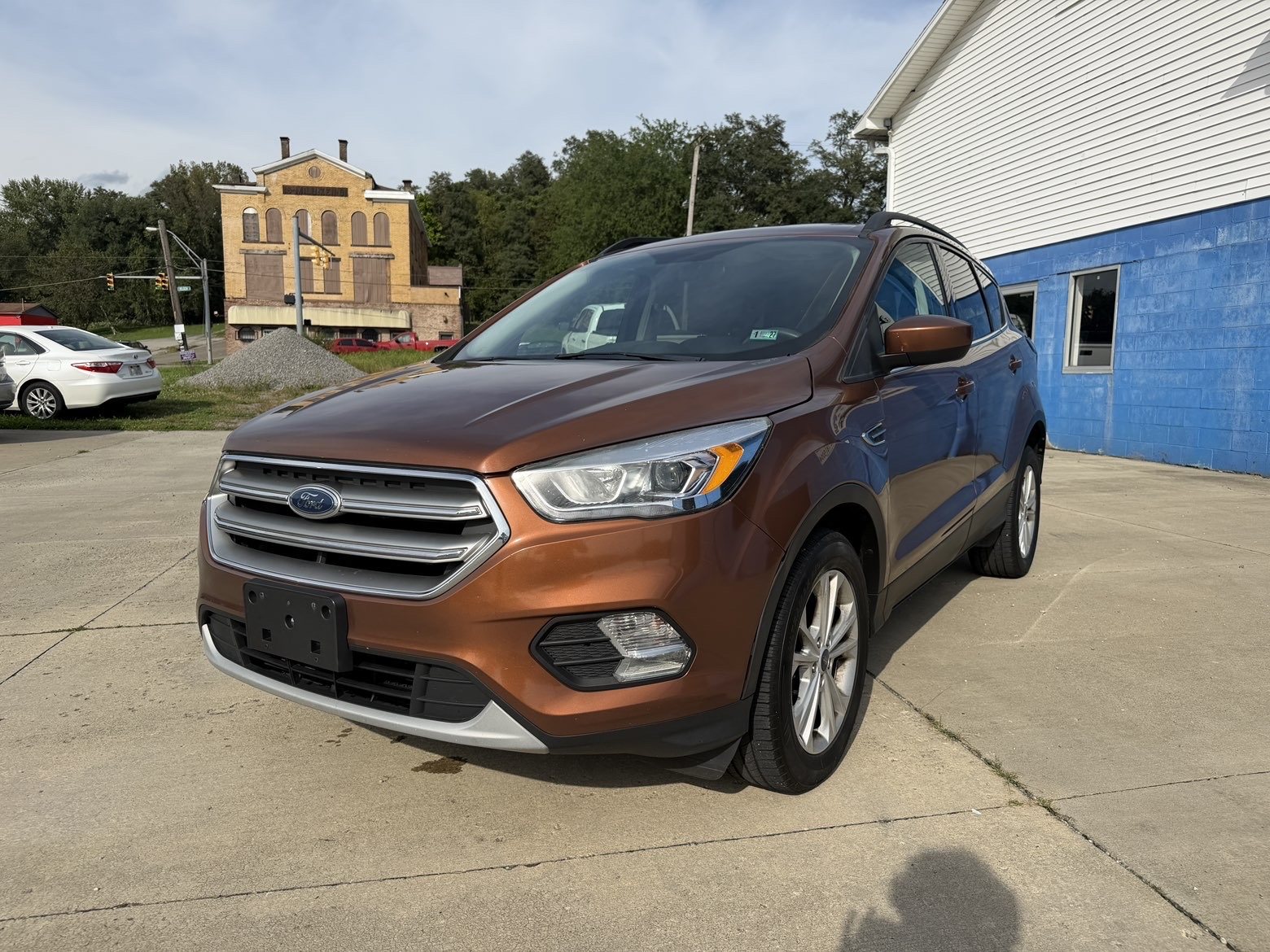Vehicle photo 3