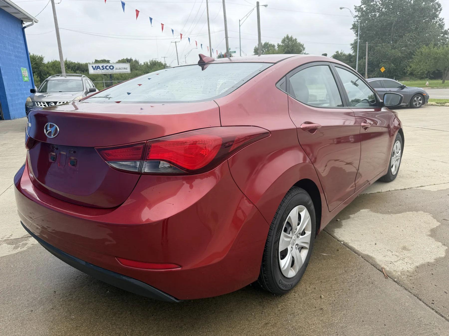 Vehicle photo 5