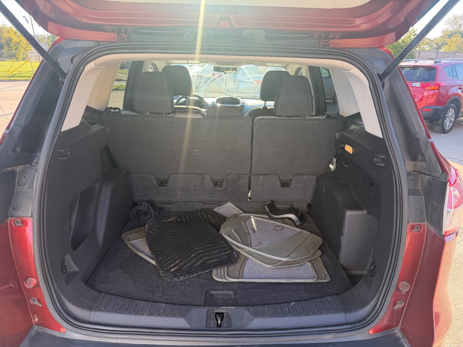 Vehicle photo 12