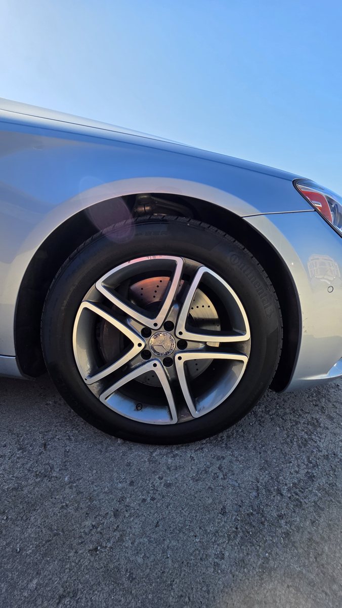 Vehicle photo 15