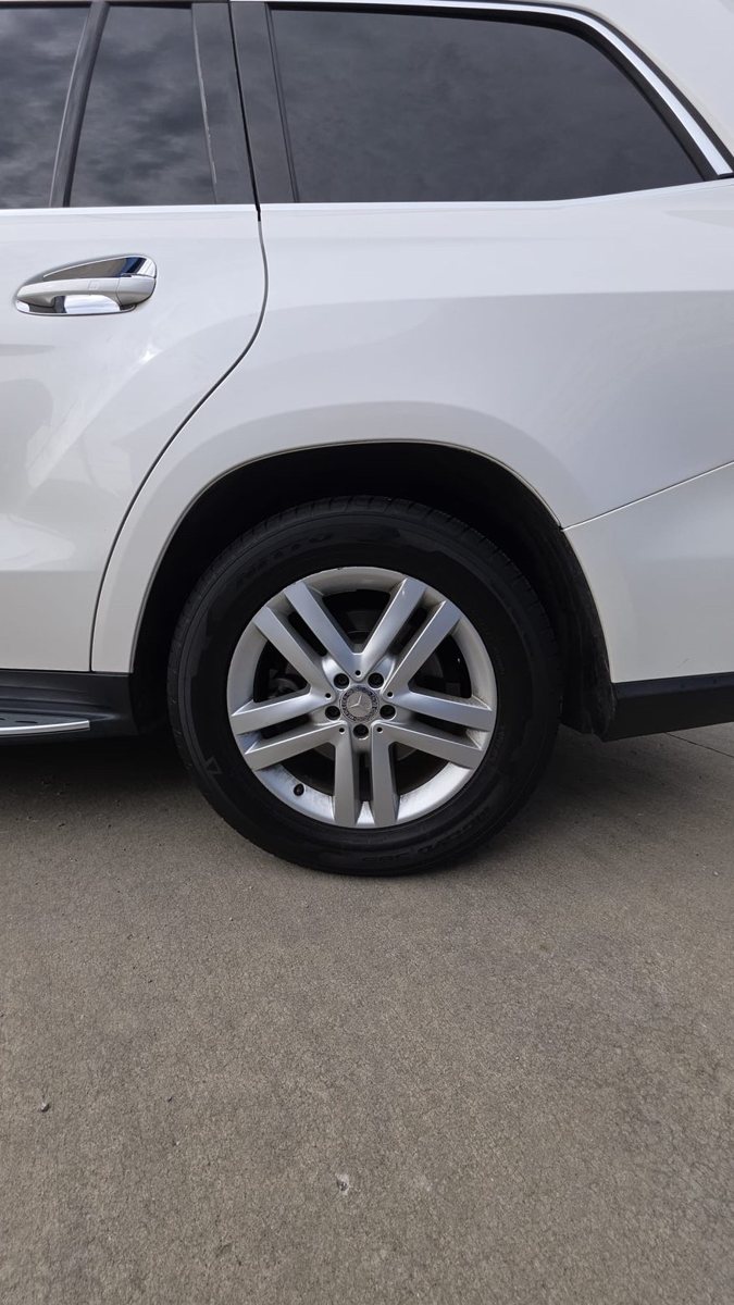 Vehicle photo 16