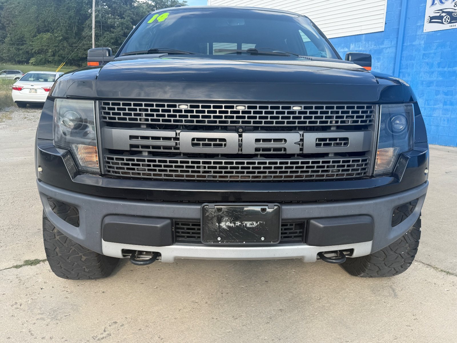 Vehicle photo 3