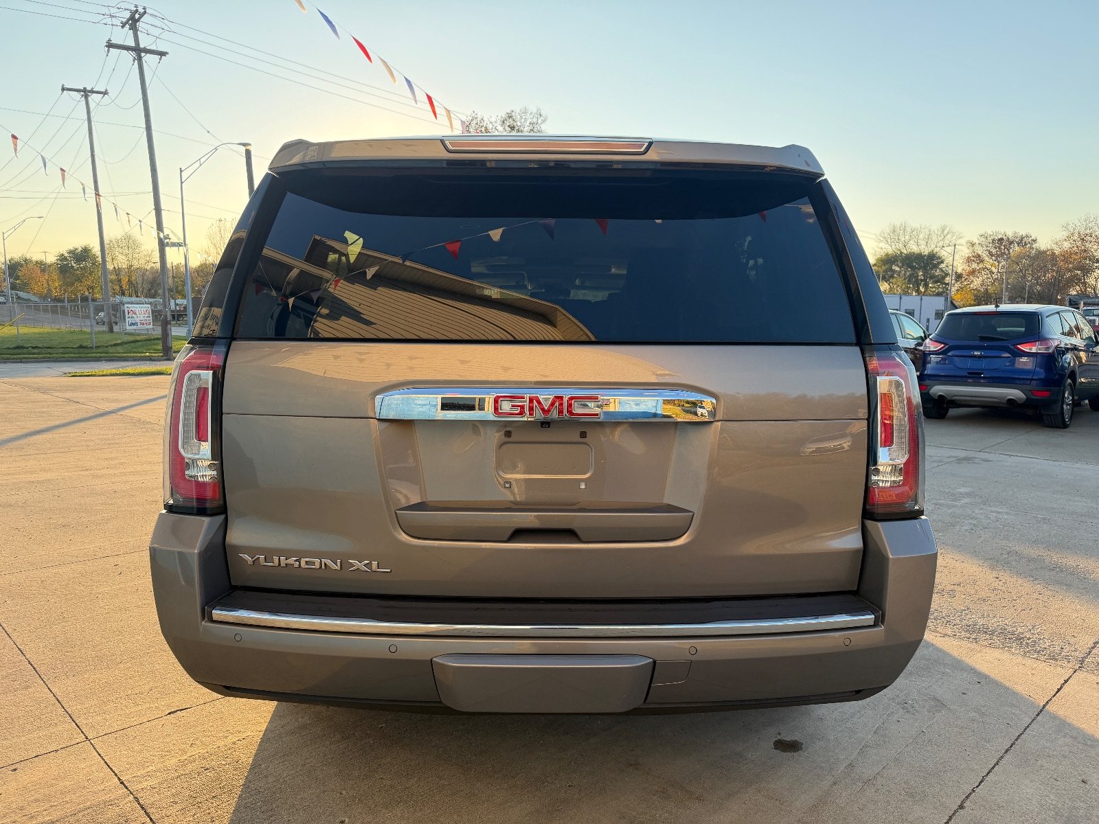 Vehicle photo 5