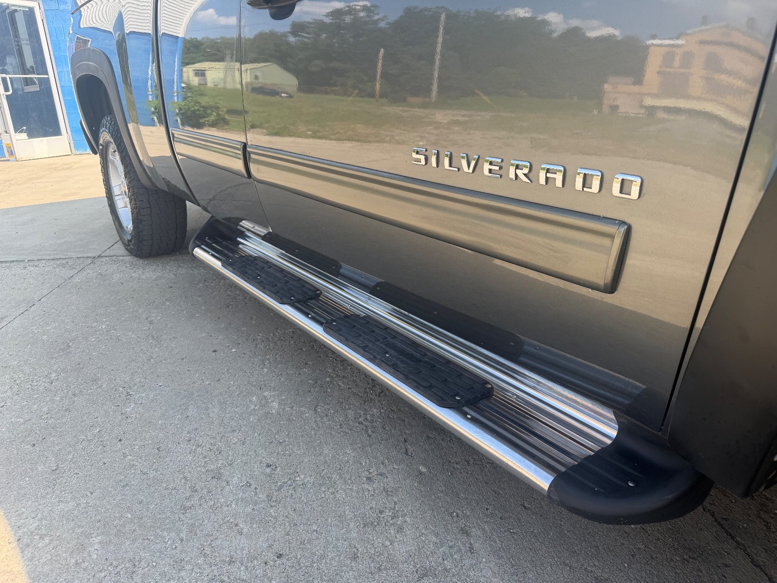 Vehicle photo 17