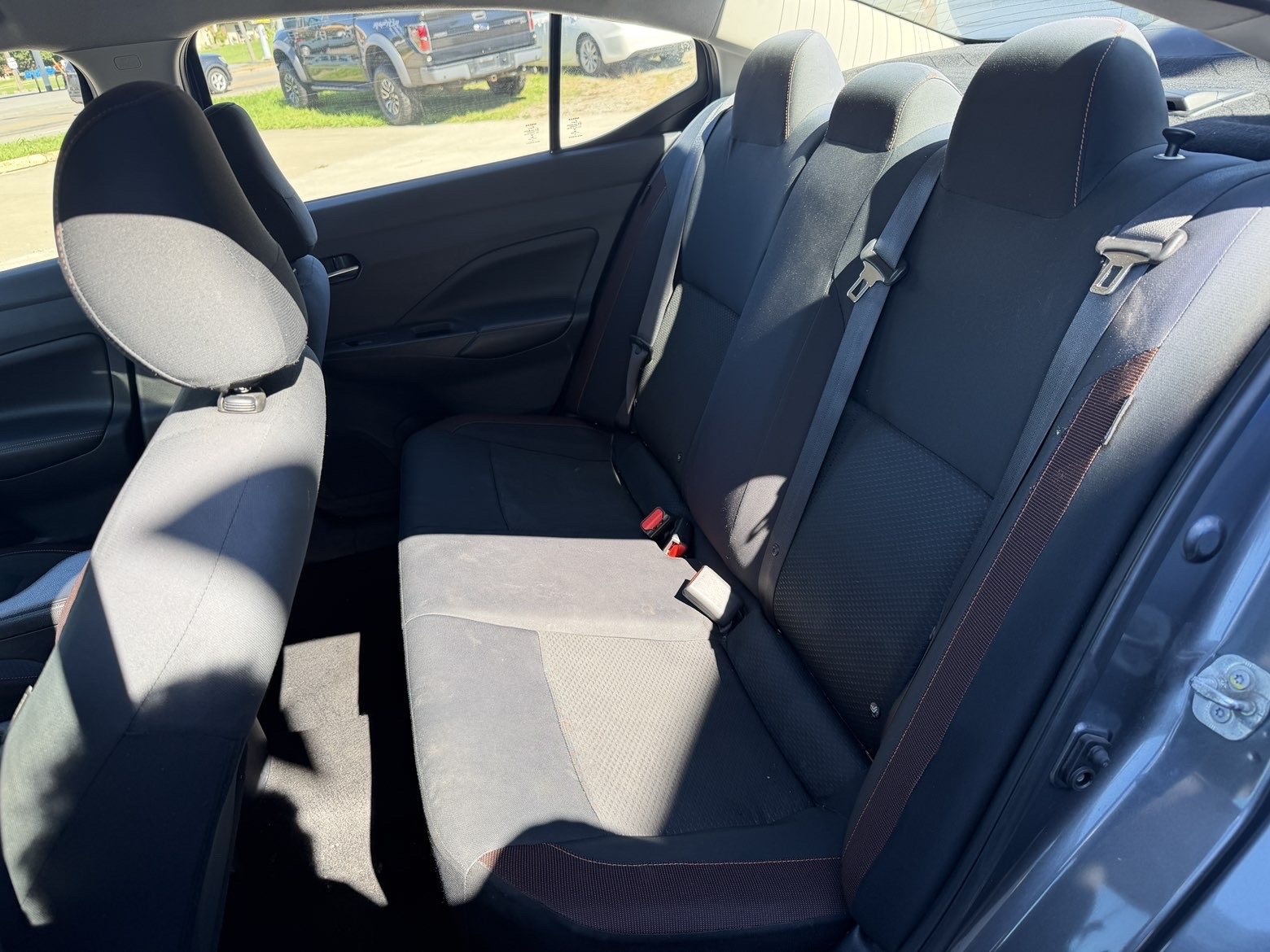 Vehicle photo 11
