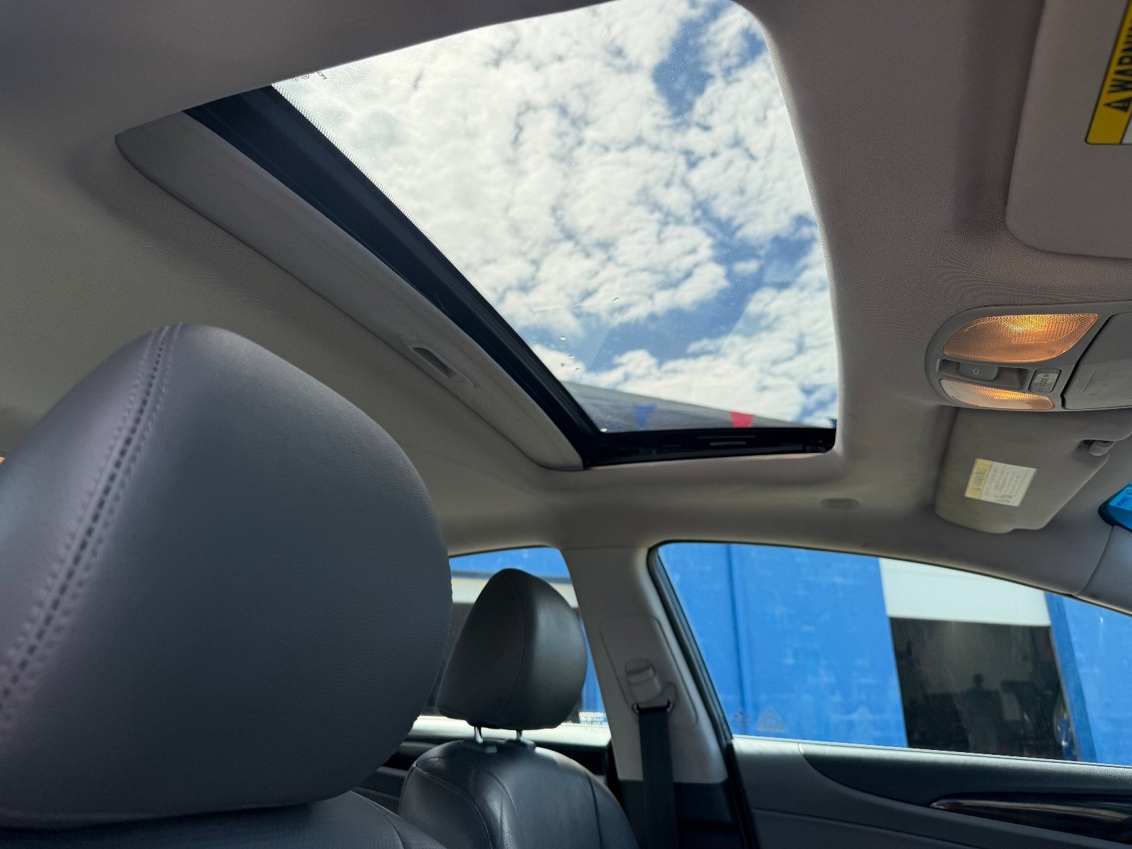 Vehicle photo 13