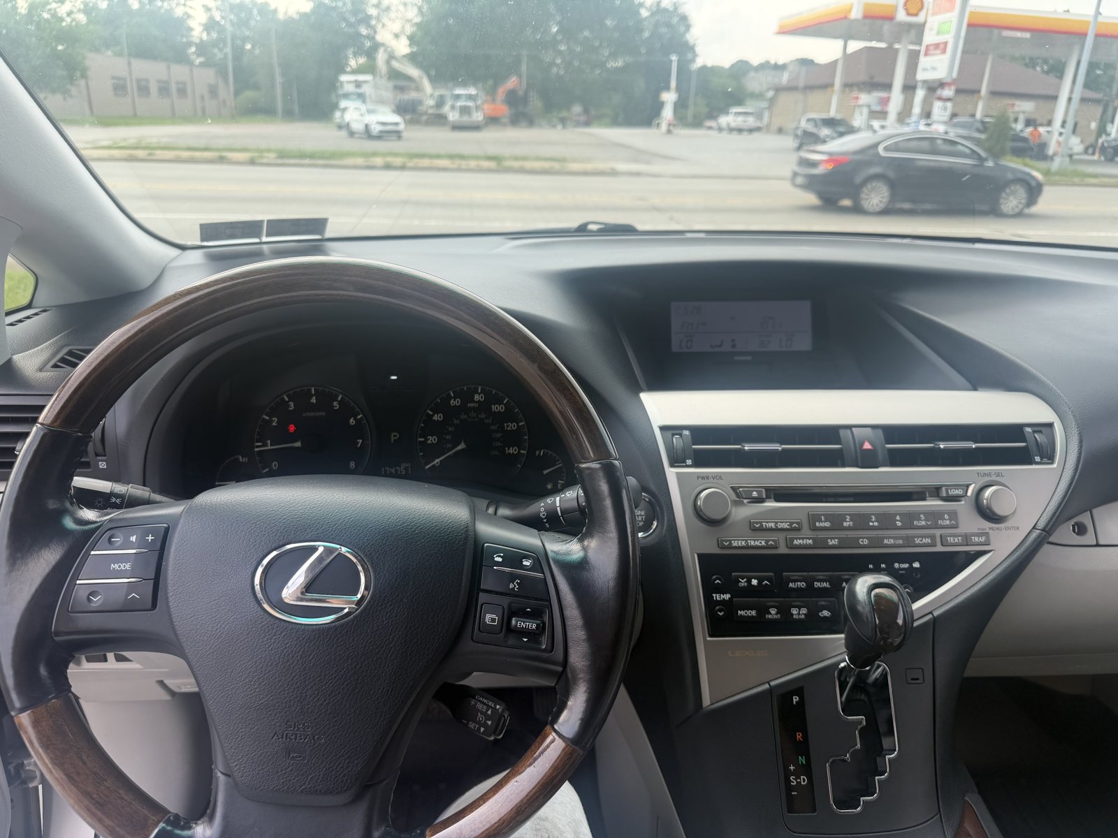 Vehicle photo 16