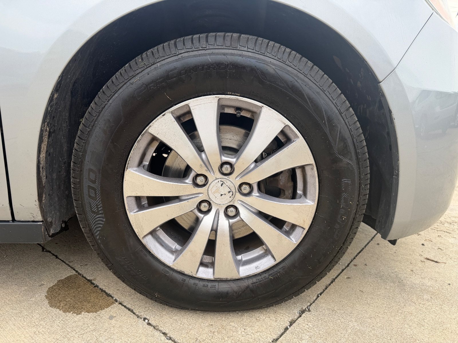Vehicle photo 14