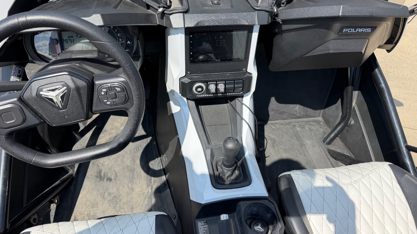 Vehicle photo 8
