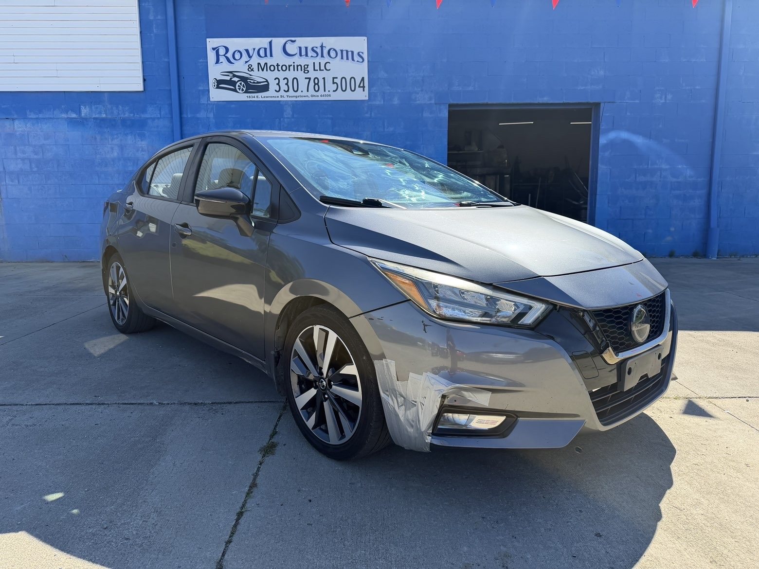 Vehicle photo 4