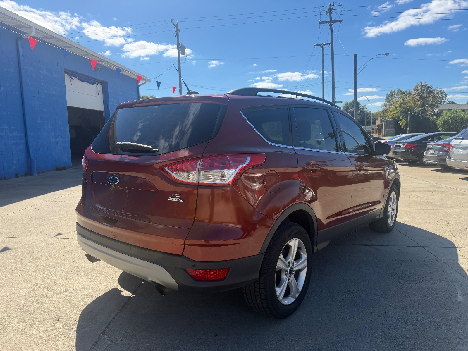 Vehicle photo 6