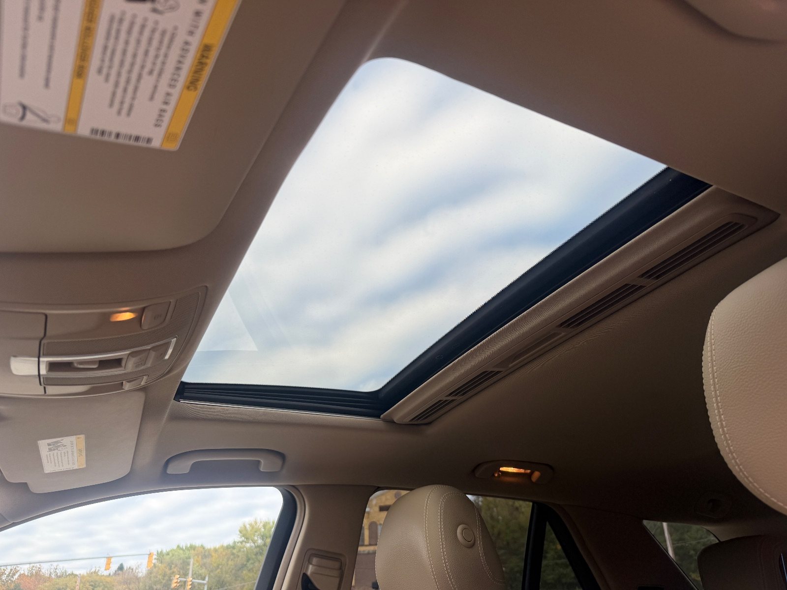 Vehicle photo 13