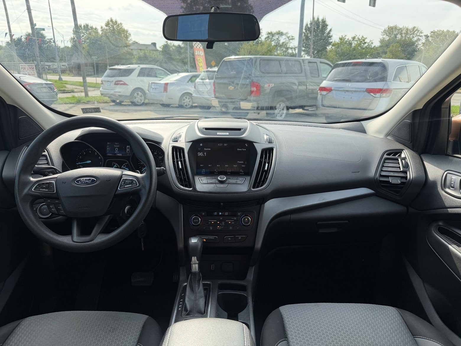 Vehicle photo 9