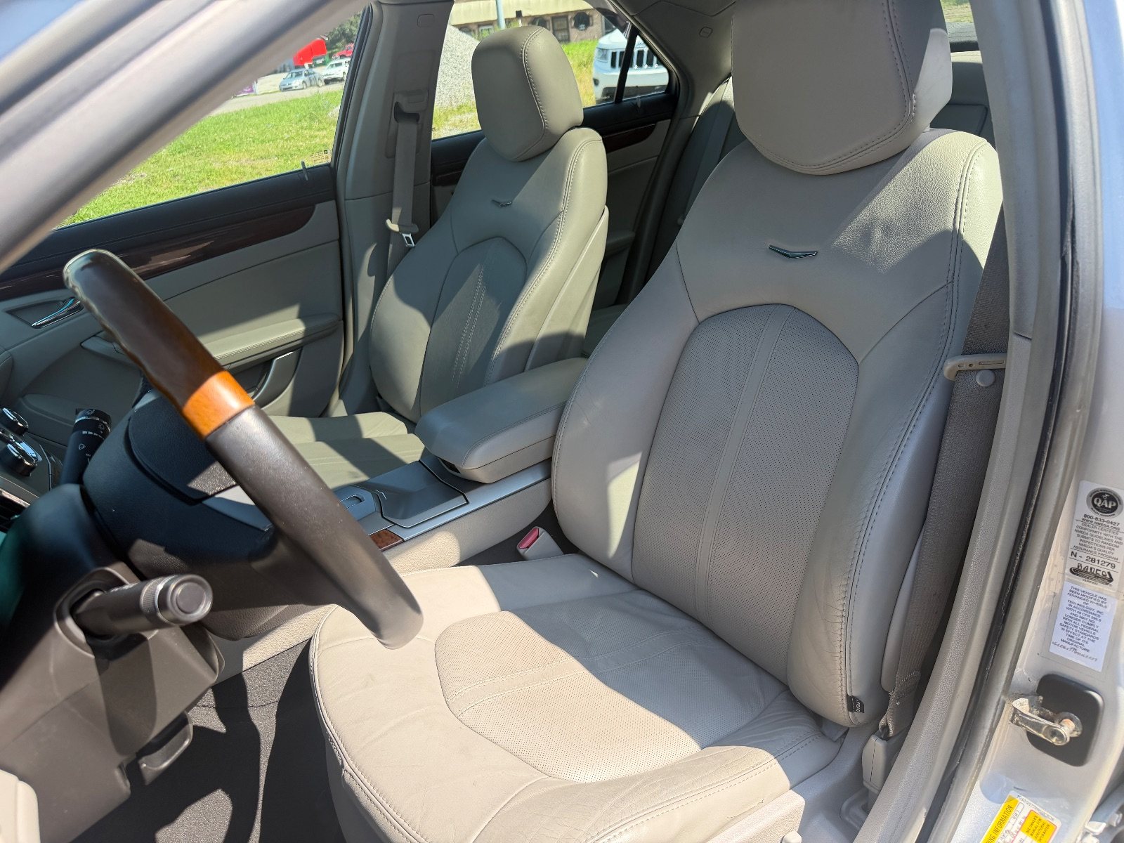 Vehicle photo 7