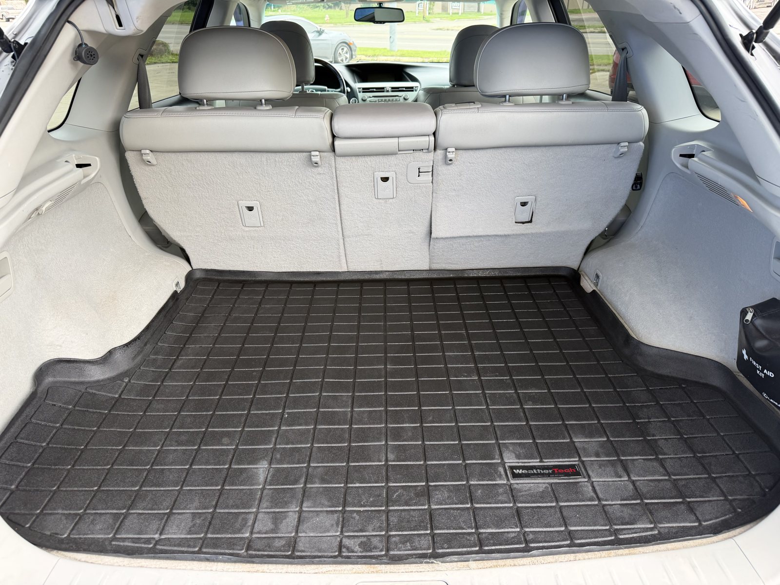 Vehicle photo 11