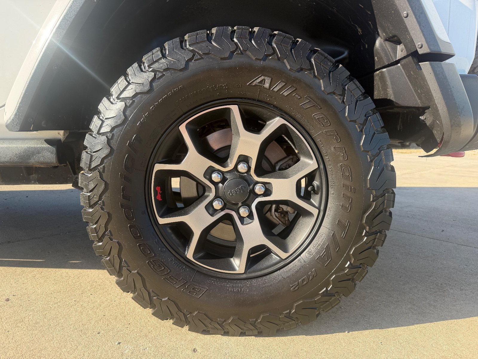 Vehicle photo 16