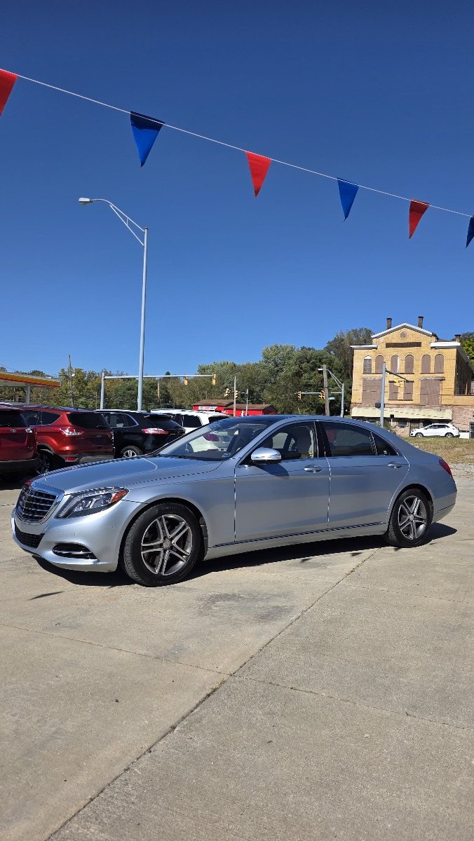 Vehicle photo 3