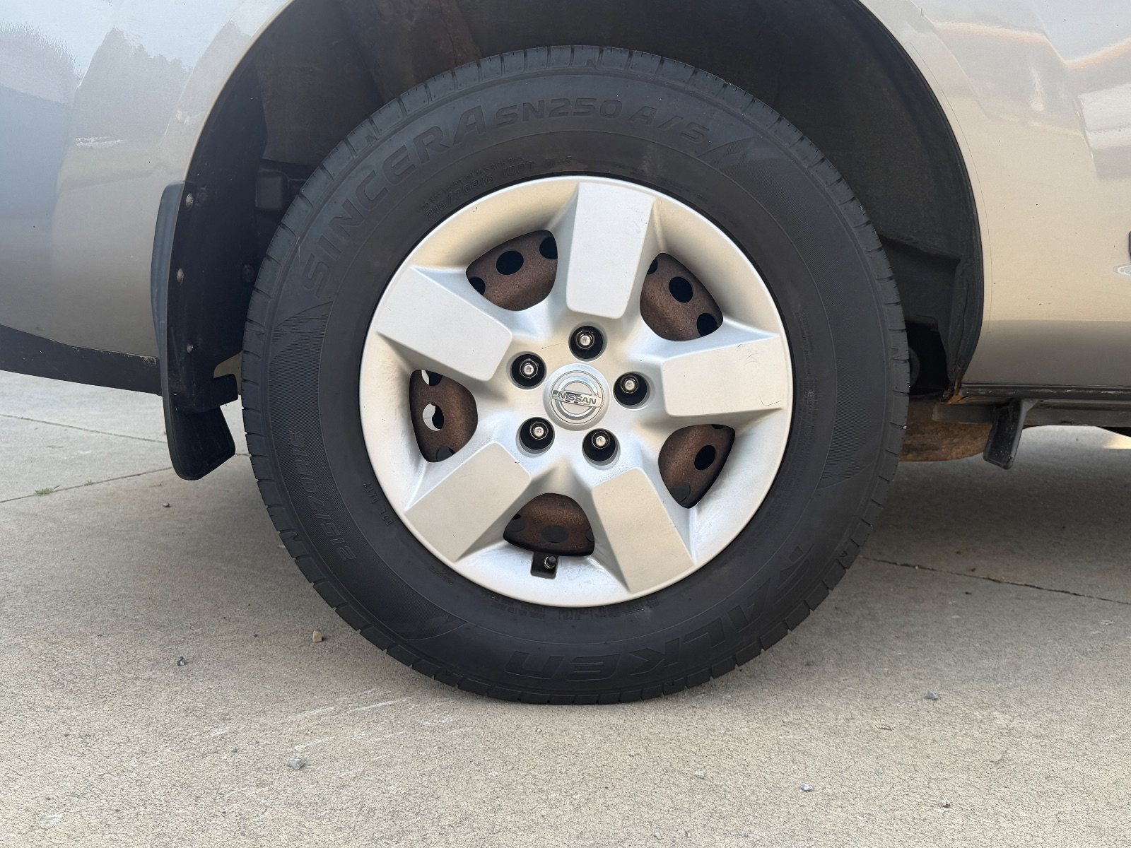 Vehicle photo 12