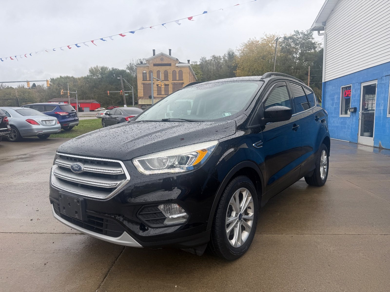 Vehicle photo 3