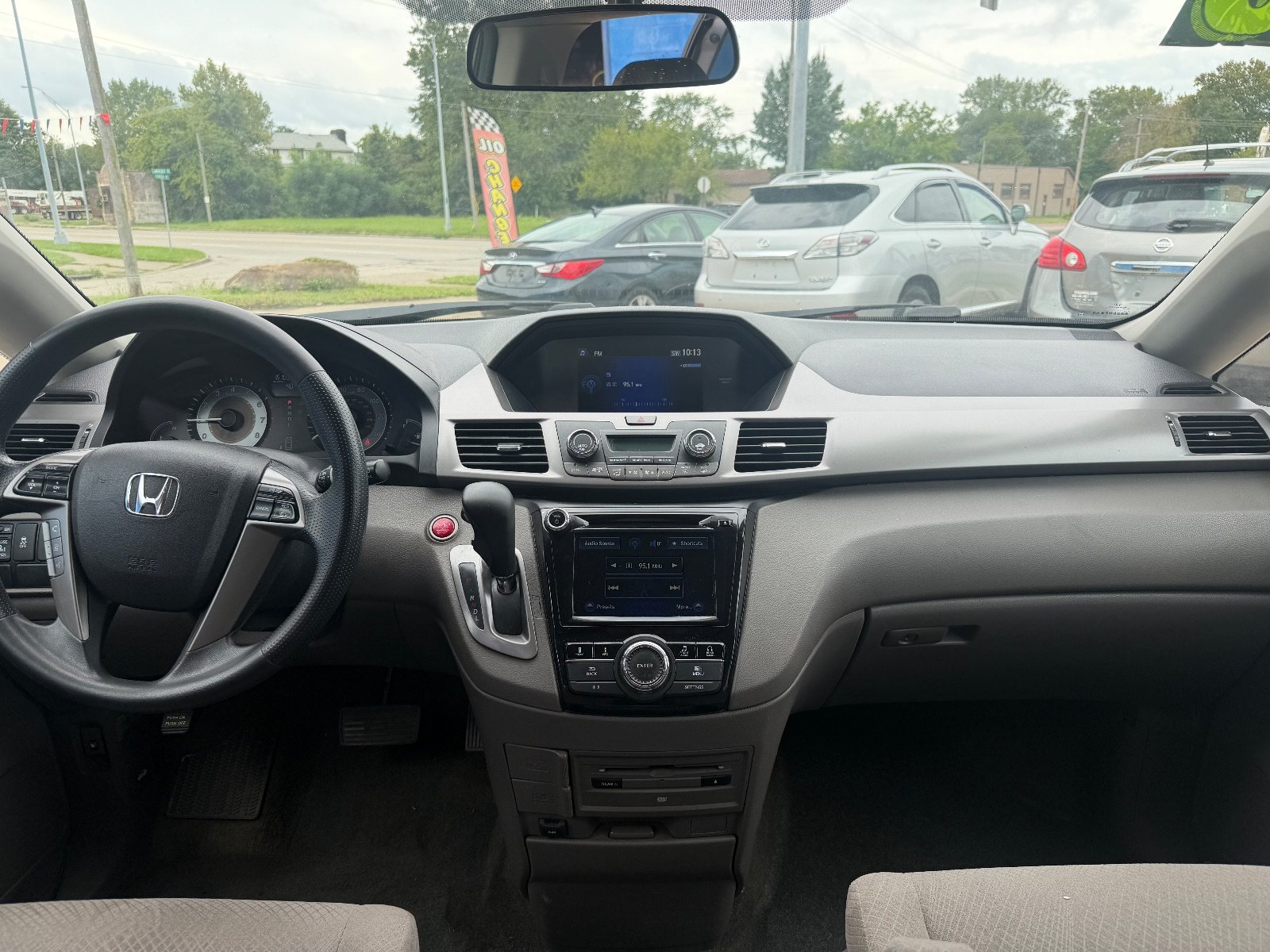 Vehicle photo 8