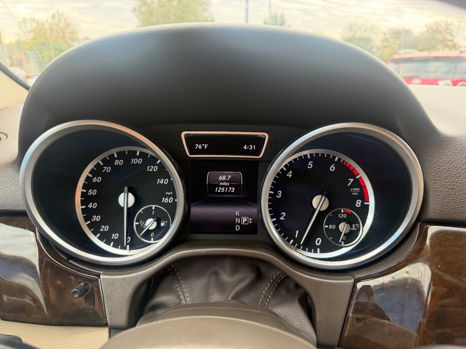 Vehicle photo 9