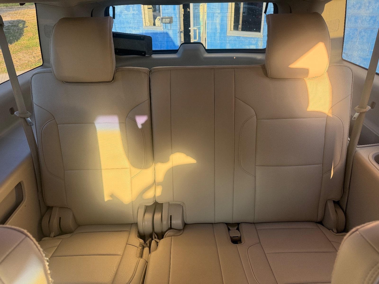 Vehicle photo 13